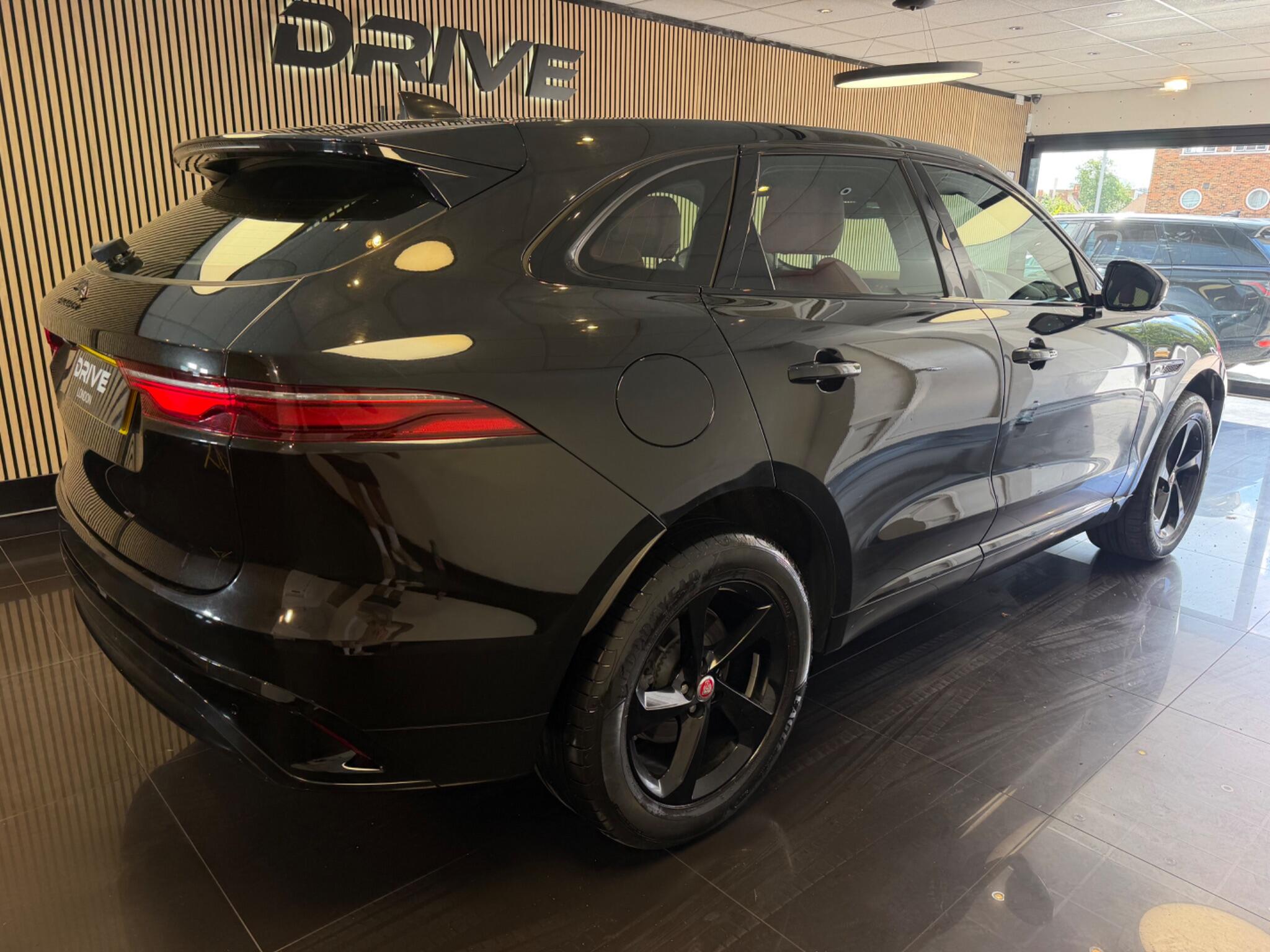 Jaguar F-PACE